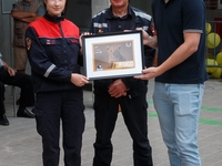 Jeugdbrandweer Oostkamp/Ruddervoorde, uitreiking door raadslid Julian Lopez